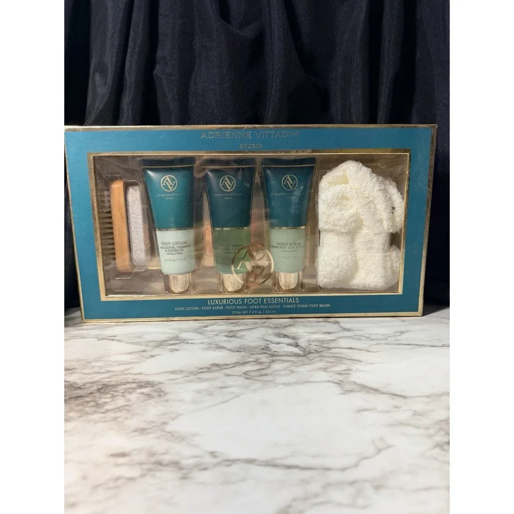 ADRIENNE VITTADINI LUXURIOUS FOOT ESSENTIALS~LOTION, WASH, SCRUB‎ & MORE (2764)